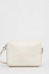Calvin Klein torebka kolor beżowy. Brązowe listonoszki Calvin Klein, bez wzorów, z włókna, bez dodatków. Za 399.99 zł.