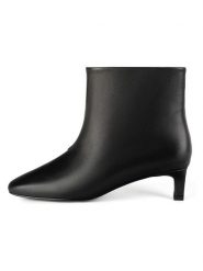 Loft37 Skórzane botki w kolorze czarnym rozmiar: 39. Czarne botki loft37, bez wzorów, eleganckie, bez obcasa, na szpilce, bez zapięcia. Za 587.99 zł.