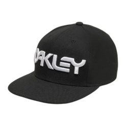 Czapka typu snapback Oakley Mark III. Czarne czapki z daszkiem Oakley, bez wzorów. Za 191.50 zł.