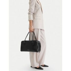 Torebka GINO ROSSI. Czarne torebki klasyczne Gino Rossi, bez wzorów, bez dodatków. Za 499.99 zł.