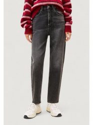 Tommy Jeans Jeansy Mom Jean Uh Tpr Bi0187 Co DW0DW21812 Czarny Mom Fit. Czarne jeansy Tommy Jeans, bez wzorów, z jeansu. Za 409.99 zł.
