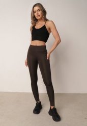 Brązowe Legginsy w Stylu Basic z Wyszczuplającym Pasem Samertes. Brązowe legginsy Born2be, bez wzorów, z jeansu, biznesowe, długie. Za 39.99 zł.