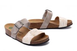 DR. BRINKMANN 700181-08 beige, klapki profilaktyczne damskie. Brązowe klapki Dr. Brinkmann, bez wzorów, bez obcasa, bez zapięcia. Za 216.90 zł.