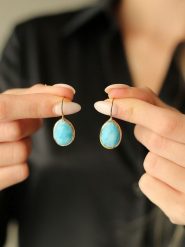 Pierres de Jade Pozłacane kolczyki z opalem rozmiar: onesize. Niebieskie kolczyki Pierres de Jade, z opalem, pozłacane. Za 78.66 zł.