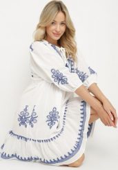 Biała Sukienka Boho z Wiskozą Rozkloszowana Zdobiona Haftem Caledis. Białe sukienki Born2be, na co dzień, l, z aplikacjami, z bawełny, boho, bez kołnierzyka, bez ramiączek, mini, rozkloszowane. W wyprzedaży za 144.49 zł.