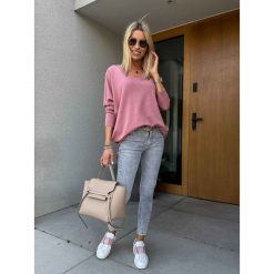 Sweter Pull V Dusty Pink. Różowe swetry ClothStore, bez wzorów, z jeansu, bez ramiączek. Za 129.00 zł.