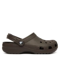 Klapki Crocs. Brązowe klapki Crocs, bez wzorów, bez obcasa, bez zapięcia. Za 239.99 zł.