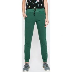 Femi Stories - Spodnie Sky. Spodnie sportowe marki Femi Stories. W wyprzedaży za 139.90 zł.