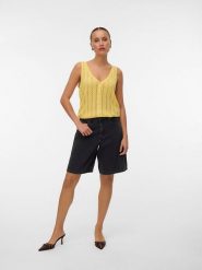 Vero Moda Top dzianinowy w kolorze żółtym rozmiar: XL. Żółte topy Vero Moda, xl, bez wzorów, z dzianiny, bez kołnierzyka, bez ramiączek. Za 65.85 zł.