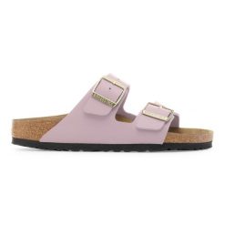 BIRKENSTOCK Arizona Birko-Flor Faded Purple Klapki damskie. Fioletowe klapki Birkenstock, bez wzorów, z materiału, eleganckie, bez obcasa, bez zapięcia. Za 289.99 zł.