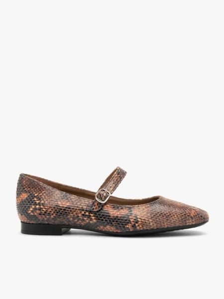 Baleriny damskie w wężowy wzór. Brązowe baleriny Ryłko, bez wzorów, ze skóry, eleganckie, bez obcasa, bez zapięcia. W wyprzedaży za 249.99 zł.