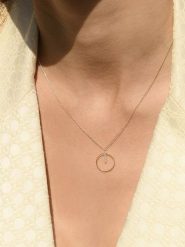 DIAMANTA Złoty naszyjnik "Cercle Prodigieux" z diamentami - dł. 42 cm rozmiar: onesize. Żółte naszyjniki DIAMANTA, z materiału, z diamentem, złote. Za 1,304.99 zł.