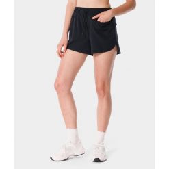 Lekkie szorty dla kobiet sportowe z kieszonką Carpatree Balletcore. Czarne szorty sportowe Carpatree, bez wzorów, na fitness i siłownię. W wyprzedaży za 152.99 zł.