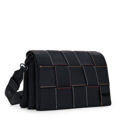 Torebka Desigual. Czarne listonoszki Desigual, bez wzorów, bez dodatków. Za 179.99 zł.