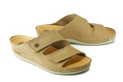 DR. BRINKMANN 701049-8 beige, klapki profilaktyczne damskie. Brązowe klapki Dr. Brinkmann, bez wzorów, ze skóry, bez obcasa, bez zapięcia. Za 309.90 zł.