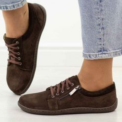 Brązowe zamszowe skórzane Polskie półbuty damskie barefoot Gregors 1153. Brązowe półbuty wsuwane GREGORS, na jesień, bez wzorów, z jeansu, biznesowe, bez obcasa, na płaskiej podeszwie. Za 379.00 zł.