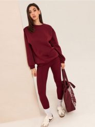 Bawełniane legginsy w prążek - bordowy. Czerwone legginsy Sinsay, bez wzorów, z bawełny, sportowe. Za 29.99 zł.