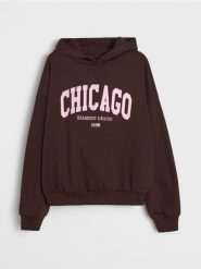 Bawełniana bluza hoodie z napisem "Chicago" - brązowy. Brązowe bluzy Sinsay, l, bez wzorów, z bawełny, bez ramiączek, bez kaptura. Za 49.99 zł.