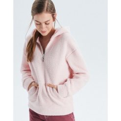Puszysta bluza - Różowy. Bluzy marki Cropp. W wyprzedaży za 49.99 zł.