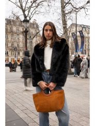 Maison héritage PARIS Skórzany shopper bag "Saumur Suede" w kolorze jasnobrązowym - 41 x 33 x 13 cm rozmiar: onesize. Brązowe shopper bag maison héritage PARIS, bez wzorów, z materiału, przez ramię, bez dodatków. Za 404.99 zł.