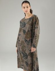 Sztruksowa sukienka w kwiaty. Sukienki Unisono, l, bez wzorów, z bawełny, bez kołnierzyka, bez ramiączek. Za 239.00 zł.