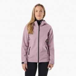 Kurtka softshell Turystyka Damska Swedemount Stryn Softshell oddychająca. Fioletowe kurtki przejściowe sportowe SWEDEMOUNT, bez wzorów, z softshellu, bez kaptura, trekkingowe. Za 249.99 zł.