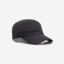 Czapka z daszkiem fitness Domyos. Czarne czapki z daszkiem DOMYOS, bez wzorów, z elastanu, sportowe. Za 39.99 zł.