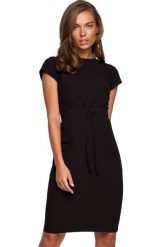 Elegancka sukienka ołówkowa z modelującymi przeszyciami czarna. Czarne sukienki Sukienki.shop, do pracy, l, bez wzorów, biznesowe, bez kołnierzyka, bez ramiączek, ołówkowe. Za 259.00 zł.