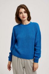 Sweter z okrągłym dekoltem lazurowy. Niebieskie swetry MOODO, l, bez wzorów, bez ramiączek. W wyprzedaży za 47.99 zł.