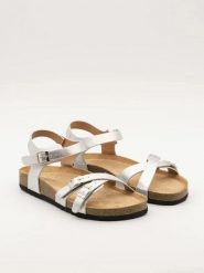 Bellucci Sandały w kolorze srebrnym rozmiar: 36. Szare sandały Bellucci, bez wzorów, klasyczne, z otwartym noskiem, bez obcasa, bez zapięcia. Za 70.41 zł.