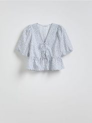 Wiązana bluzka z baskinką - jasnoniebieski. Niebieskie bluzki Reserved, l, bez wzorów, z bawełny, bez kołnierzyka, bez ramiączek. Za 99.99 zł.