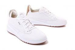 GEOX D02HNA AERANTIS A C1000 white, półbuty sportowe damskie. Białe półbuty wsuwane Geox, bez wzorów, ze skóry, sportowe, bez obcasa. Za 709.90 zł.
