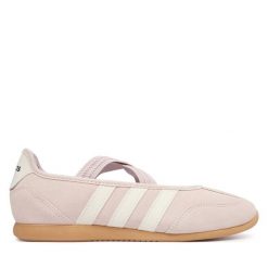 Baleriny adidas. Czerwone baleriny adidas, bez wzorów, bez obcasa, bez zapięcia. Za 279.99 zł.