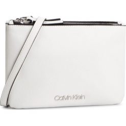 Torebka CALVIN KLEIN - Ck Must Ew Crossbody Wh K60K605222 107. Listonoszki marki Calvin Klein. Za 399.00 zł.
