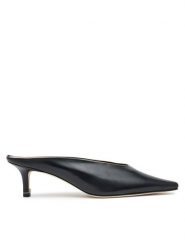 HUGO Klapki Charlize 50536294 Czarny. Czarne klapki Hugo, bez wzorów, ze skóry, bez obcasa, bez zapięcia. Za 1,399.00 zł.