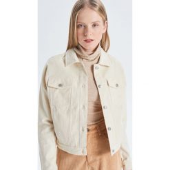 Sztruksowa kurtka - Kremowy. Kurtki marki Cropp. Za 119.99 zł.