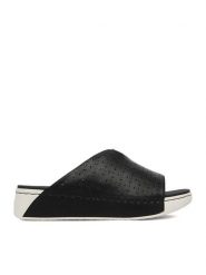 Go Soft Klapki CEO-R26SS02248 Czarny. Czarne klapki GO SOFT, bez wzorów, ze skóry, bez obcasa, bez zapięcia. Za 119.99 zł.