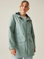 Regatta Kurtka przeciwdeszczowa "Navaeh" w kolorze miętowym rozmiar: 48. Zielone kurtki przeciwdeszczowe Regatta, bez wzorów, bez kaptura, outdoorowe. Za 170.07 zł.