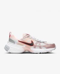 Nike V2K Run Buty do biegania damskie. Czerwone buty do biegania Nike, bez wzorów, bez zapięcia, do biegania. Za 369.99 zł.