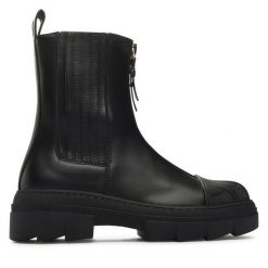 Sztyblety Furla. Czarne botki Furla, bez wzorów, bez obcasa, na płaskiej podeszwie, bez zapięcia. Za 959.99 zł.
