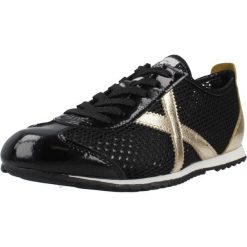 Buty MUNICH OSAKA 594 Czarny. Czarne buty trekkingowe munich, bez wzorów, ze skóry, bez zapięcia, na fitness i siłownię. Za 350.99 zł.