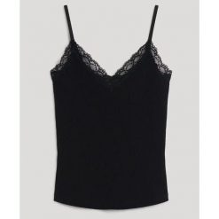 Damski prążkowany podkoszulek z bawełny organicznej z koronkowym wykończeniem Su. Czarne bielizna termoaktywna damska Superdry, bez wzorów, z bawełny, bez ramiączek. Za 107.05 zł.