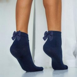Skarpetki damskie z kokardą rypsową 742 granat. Niebieskie skarpetki Milena, bez wzorów, z bawełny. Za 15.00 zł.