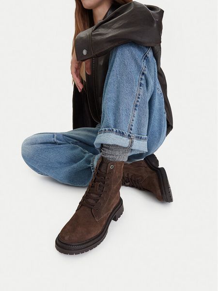 G-Star Raw Trzewiki CEO-WI16-BELLA-01 Brązowy ciemny. Brązowe botki G-Star, bez wzorów, ze skóry, retro, bez obcasa, na płaskiej podeszwie, bez zapięcia. Za 379.99 zł.