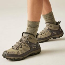Buty damskie trekkingowe wysokie z membraną Edgepoint IV. Brązowe buty trekkingowe Regatta, z syntetyku, bez zapięcia. Za 364.50 zł.