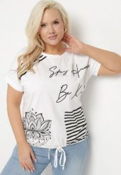 Biały T-shirt Ozdobiony Napisem i Paskami Olirvenia. Białe t-shirty Born2be, xl, bez wzorów, z jeansu, casualowe, bez kołnierzyka, bez ramiączek. Za 69.99 zł.