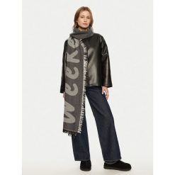 Szal Weekend Max Mara. Czarne szaliki i kominy Weekend Max Mara, bez wzorów. Za 799.99 zł.