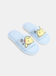 Otwarte kapcie z naszywką PomPomPurin - błękitny. Niebieskie kapcie Sinsay, z aplikacjami. Za 25.99 zł.