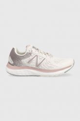 New Balance buty do biegania Fresh Foam 680v7 kolor różowy. Czerwone buty do biegania New Balance, bez wzorów, z gumy, bez zapięcia, do biegania. W wyprzedaży za 319.99 zł.
