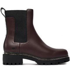 Botki DKNY. Czerwone botki DKNY, bez wzorów, bez obcasa, na płaskiej podeszwie, bez zapięcia. Za 349.99 zł.